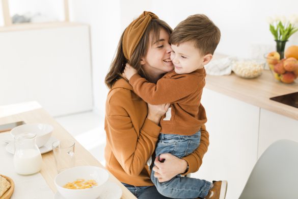 Orang Tua Minta Maaf ke Anak, Apa Perlunya?