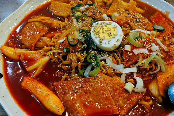 Cara Buat Tteokbokki, Jajanan Unik Khas Korea!