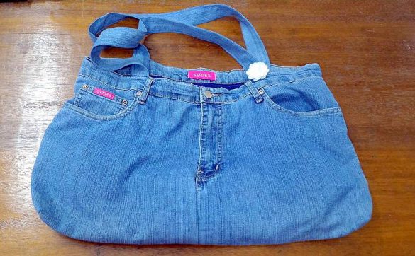 Ubah Jeans Bekas Jadi Tas Kekinian. Begini Caranya!