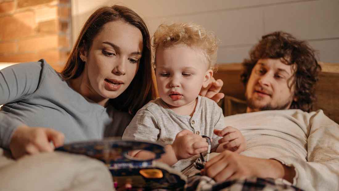 5 Cara Menstimulasi Perkembangan Anak Toddler dengan Dongeng, Jadikan Rutinitas