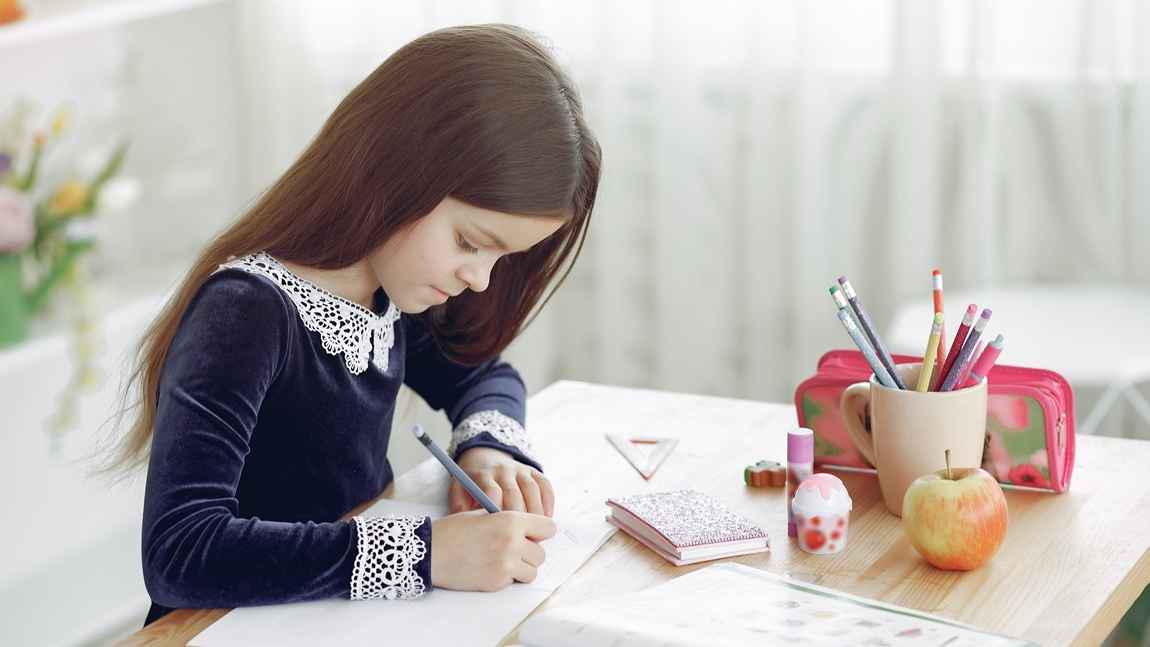 7 Perlengkapan Sekolah Anak SD, Bukan Cuma Alat Tulis
