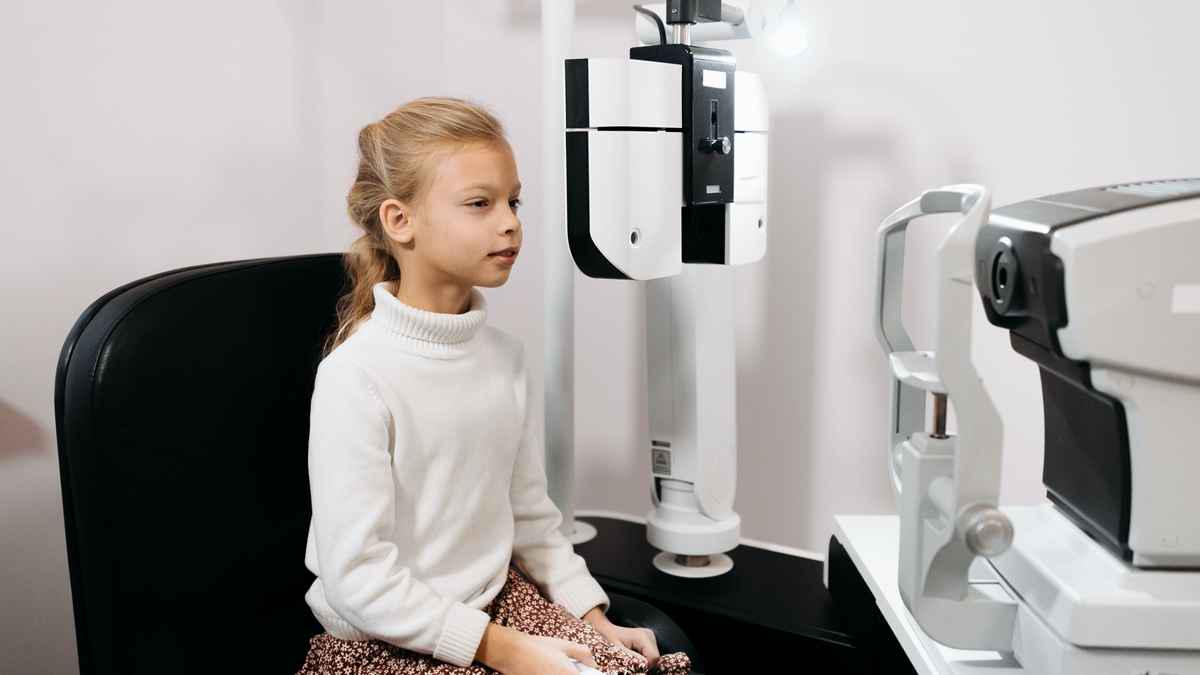 Kapan Waktu yang Tepat untuk Melakukan Pemeriksaan Mata Anak? Ini Jawabannya