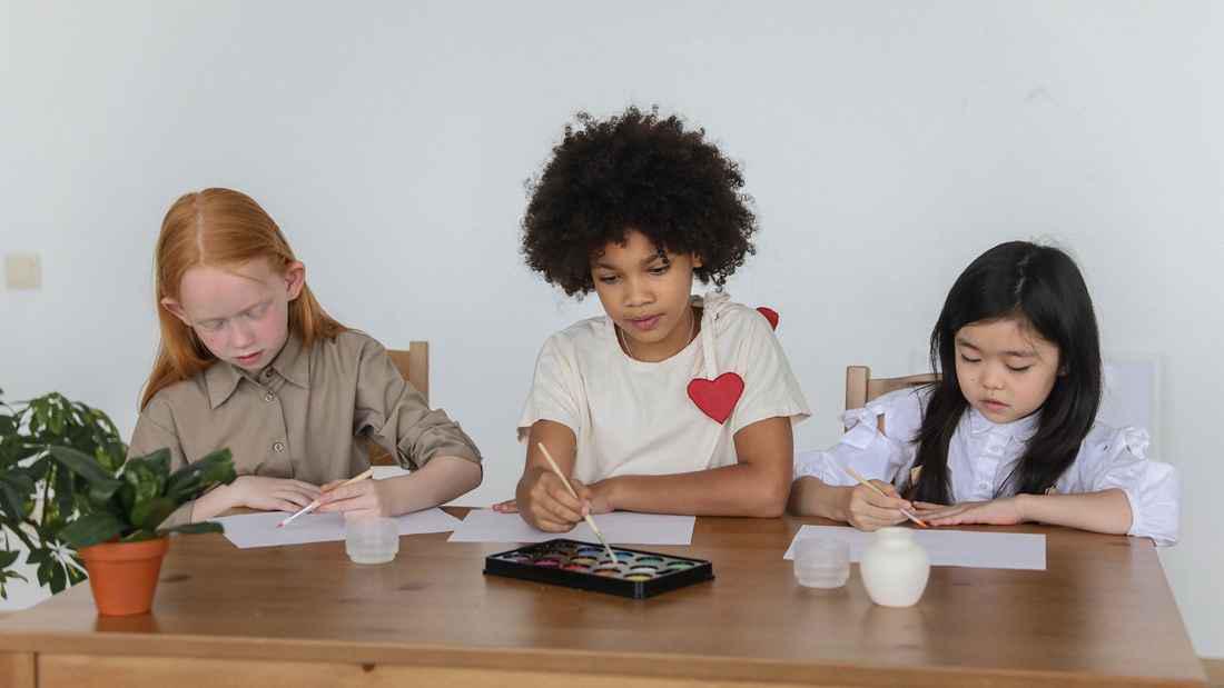 10 Rekomendasi Les Gambar untuk Anak Usia 4-15 Tahun